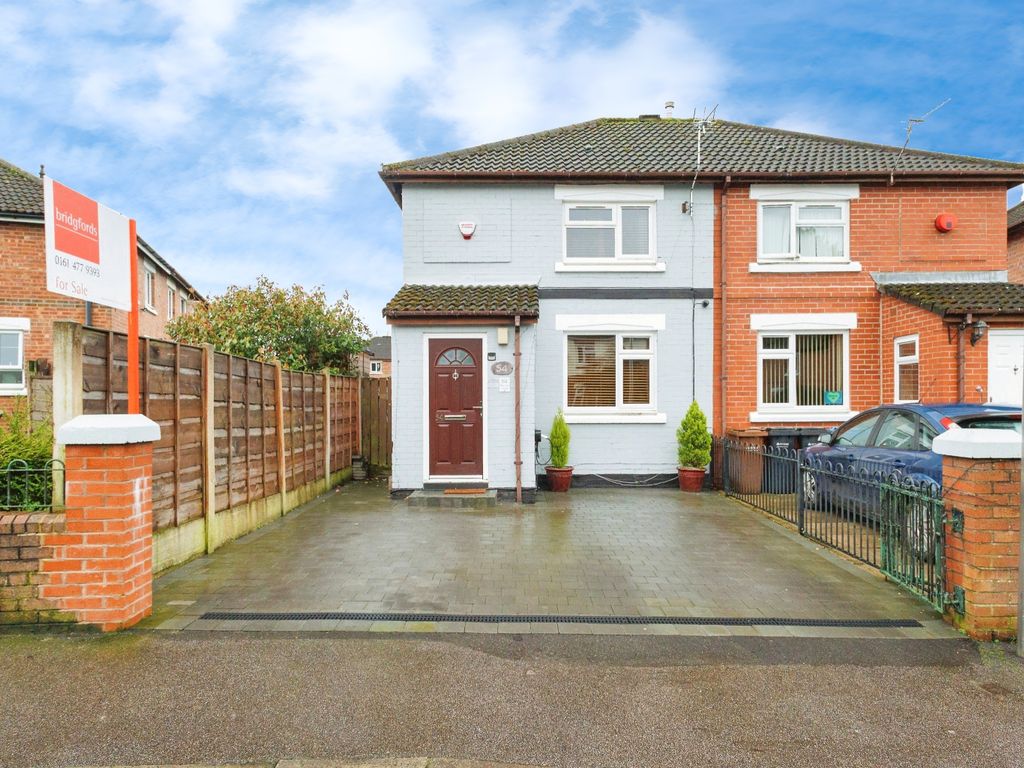 3 bed semidetached house for sale in Melrose Crescent, Stockport