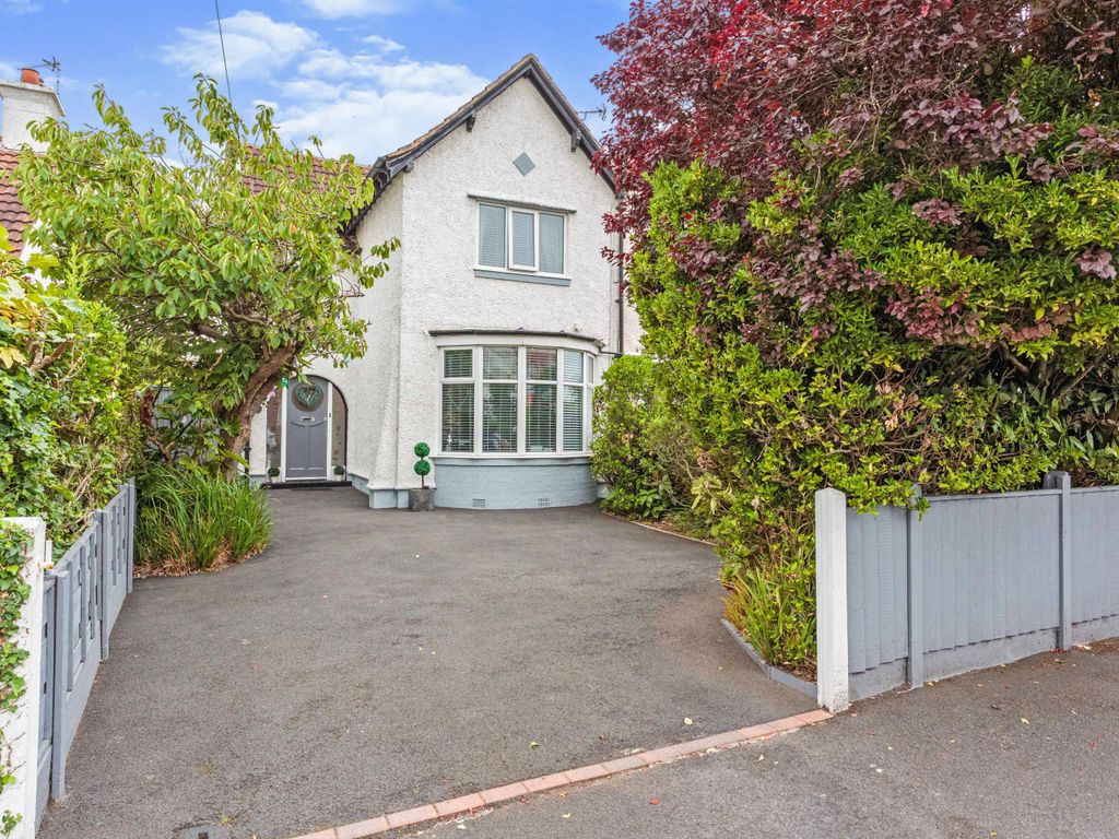 3 bed semidetached house for sale in West Drive, ThorntonCleveleys