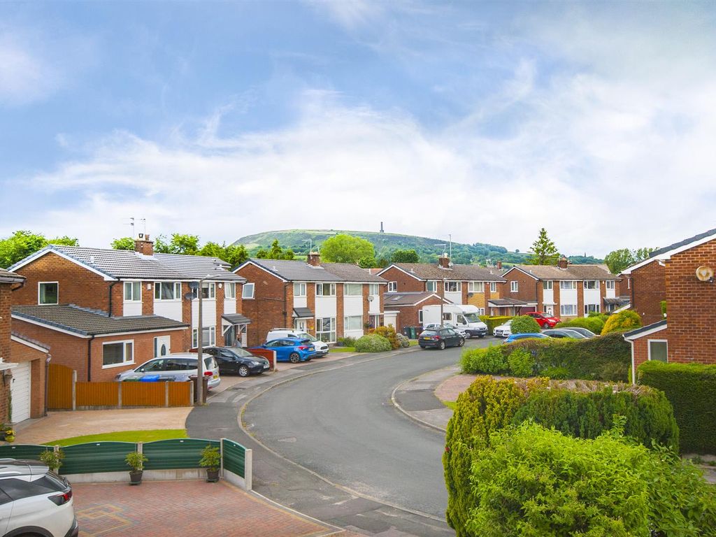 4 bed semidetached house for sale in Fernview Drive, Ramsbottom, Bury