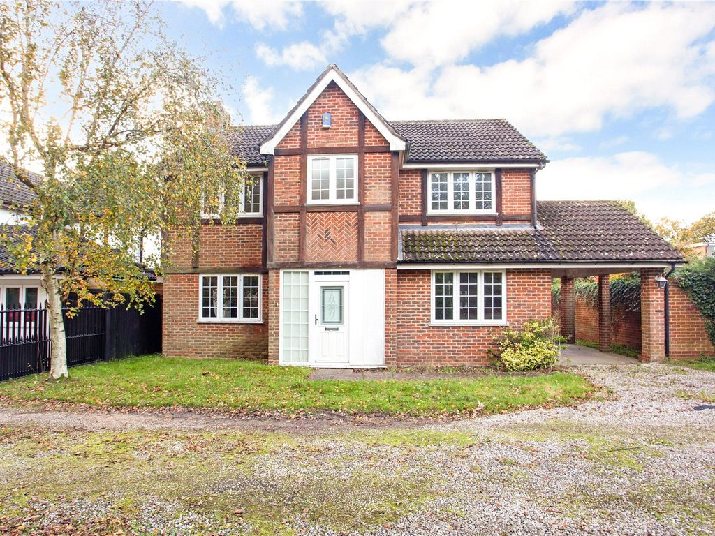 4 bed detached house for sale in Kingfisher Close, Northwood, Middlesex HA6, £905,000 Zoopla
