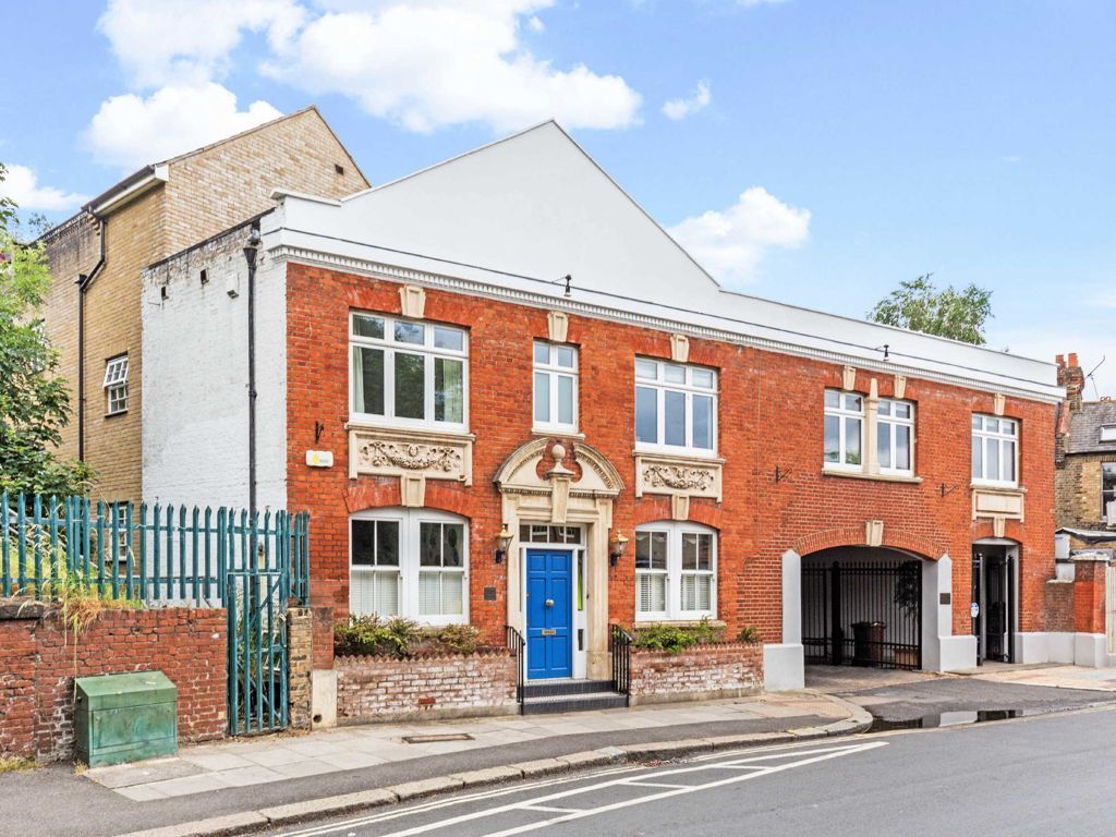 3 bed property for sale in Thames Road, London W4, £980,000 Zoopla