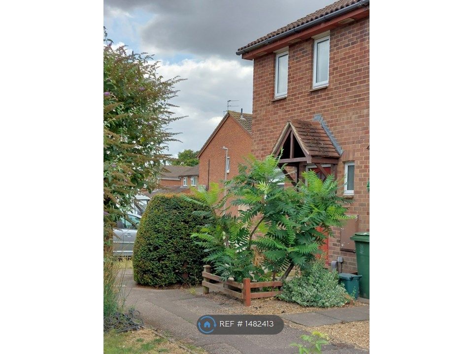 2 bed semidetached house to rent in Poplar Close, Aylesbury HP20 Zoopla