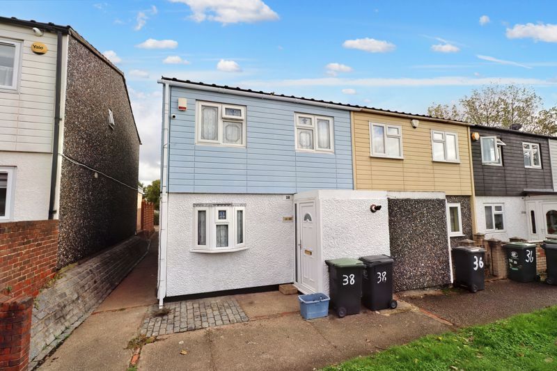 3 bed property for sale in Limes Avenue, Chigwell IG7 Zoopla