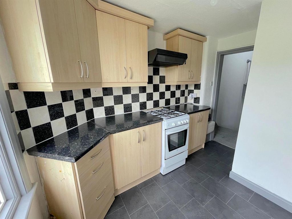 2 bed flat to rent in Queens Road, Southall UB2 Zoopla