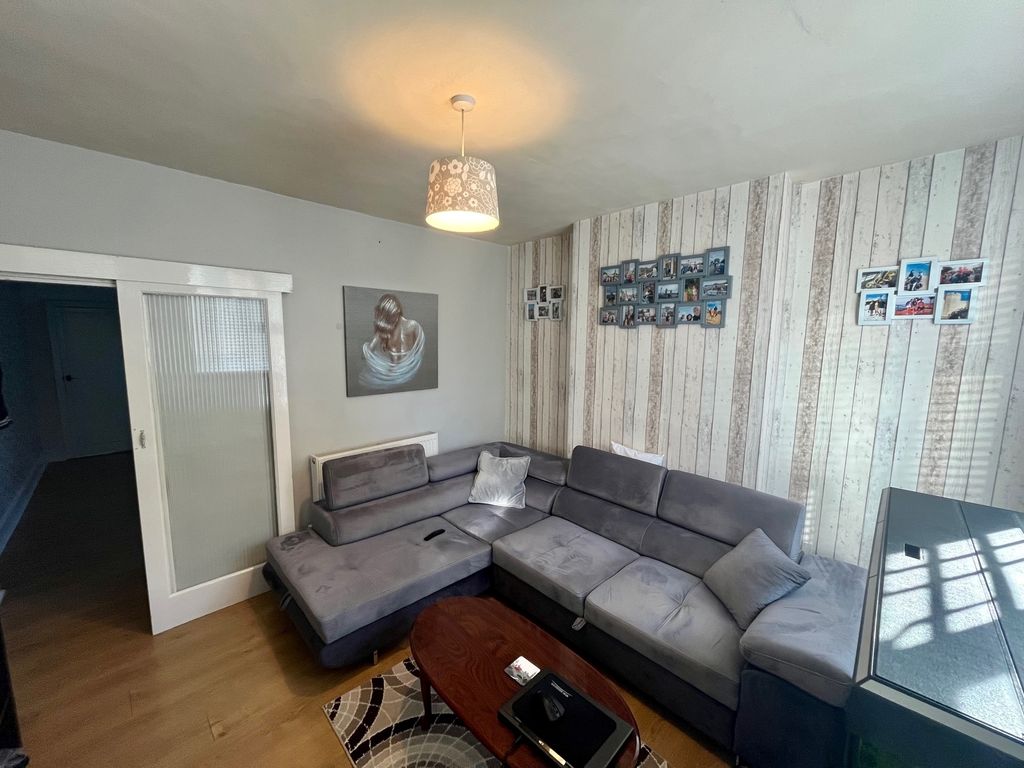 3 bed property to rent in Glen Bank, Hinckley LE10 Zoopla