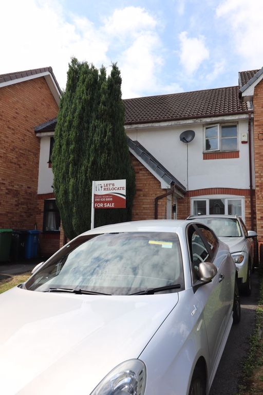 Hough Close, Oldham OL8  