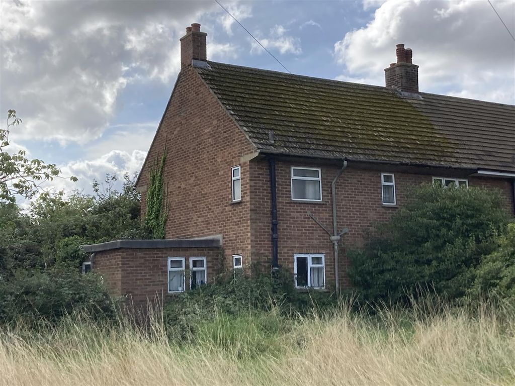 3 bed end terrace house for sale in Berry Close, Stretham, Ely CB6, £