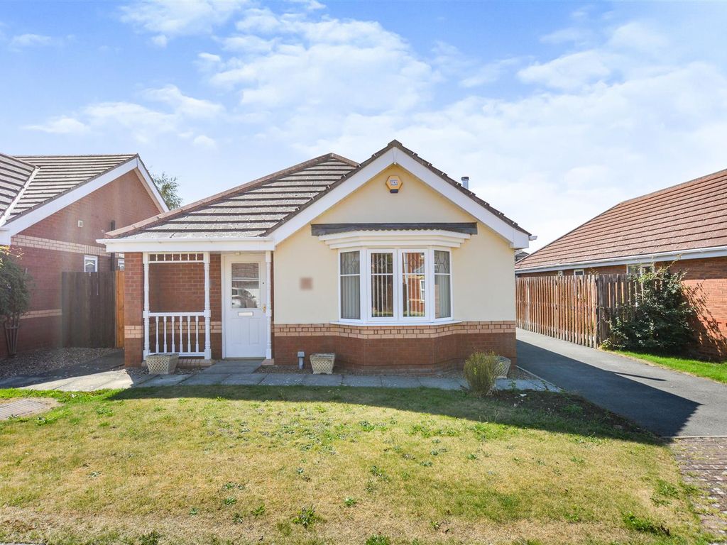 3 bed detached bungalow for sale in Woodpecker Way, Kirton Lindsey