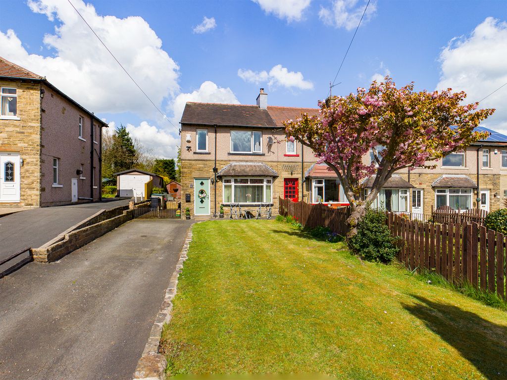 3 bed semidetached house for sale in Wakefield Road, Bailiff Bridge