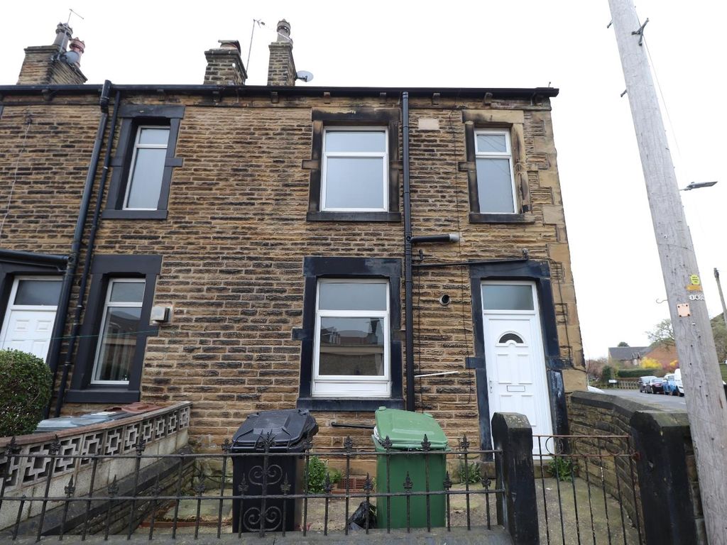 2 bed detached house to rent in Fountain Street, Morley, Leeds, West
