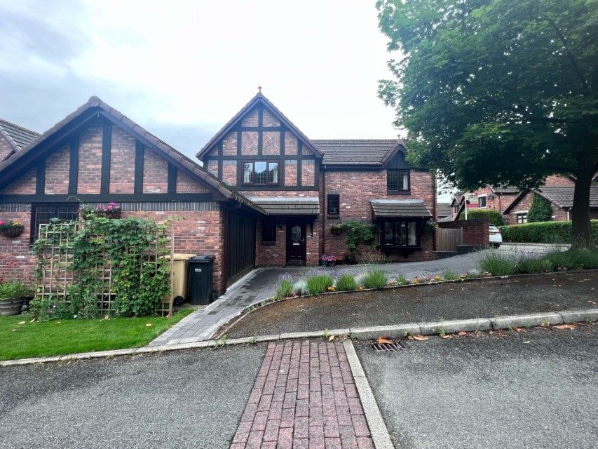 4 bed detached house for sale in Ravens Wood, Bolton BL1, £575,000 Zoopla