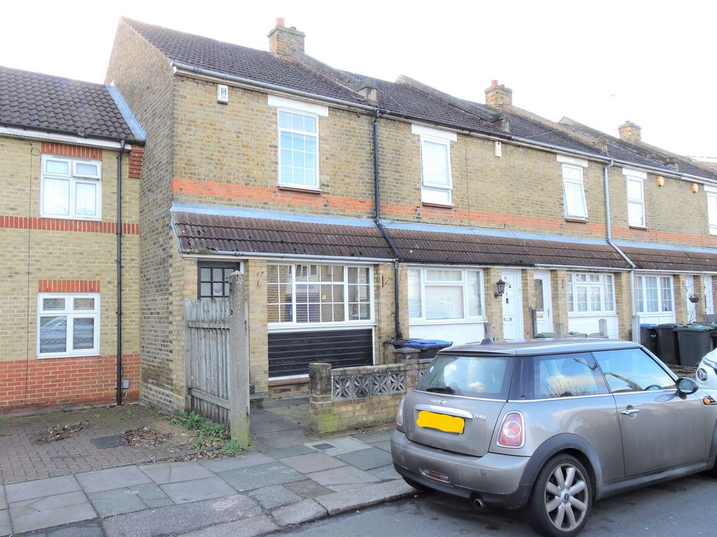 2 bed terraced house for sale in Raynton Road, Enfield EN3 Zoopla