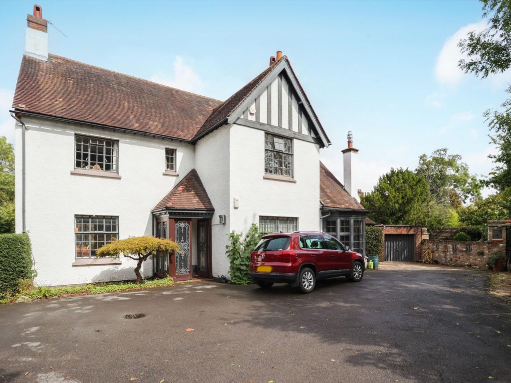 3 bed flat for sale in Hare Lane, Claygate, Esher, Surrey KT10 Zoopla