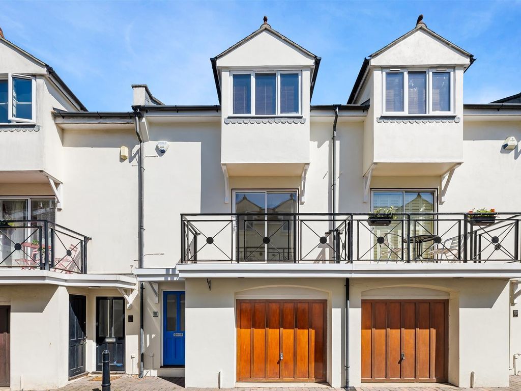 3 bed property for sale in Oxford Mews, Hove BN3, £600,000 Zoopla