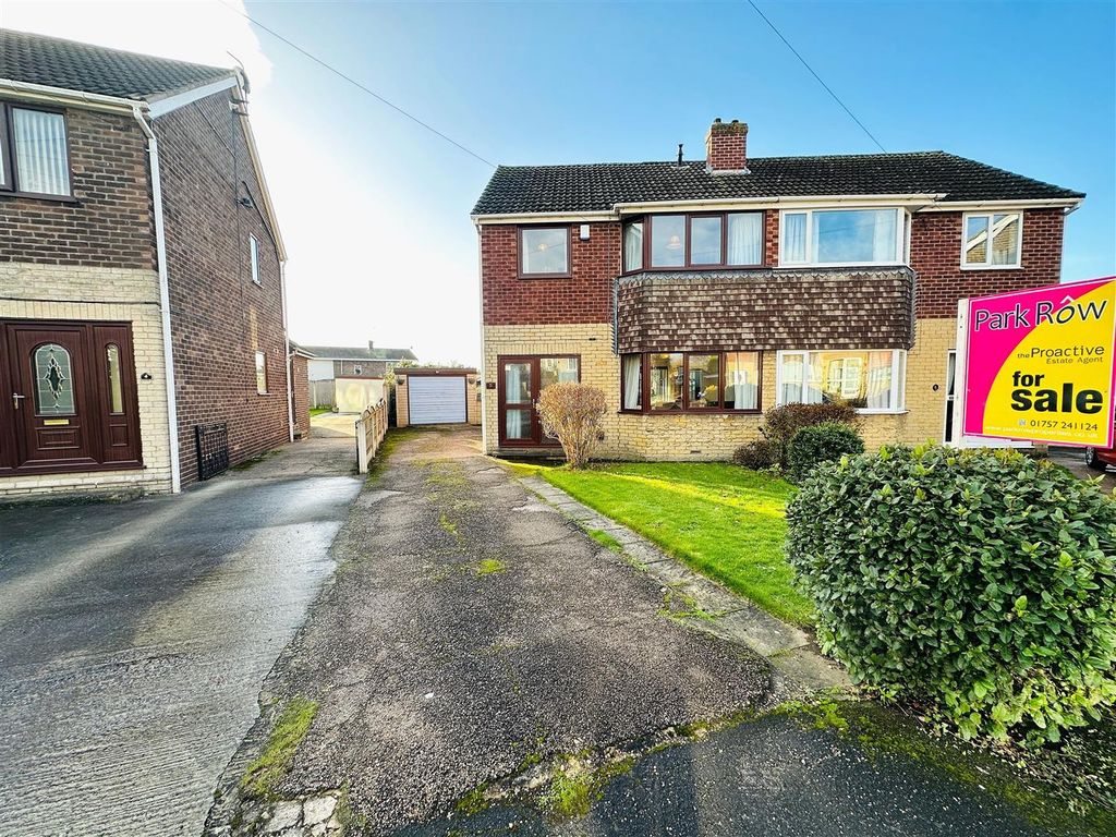 3 bed semidetached house for sale in Poplar Close, Eggborough, Goole