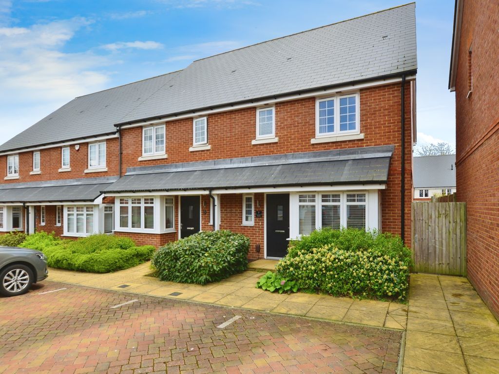 3 bed detached house for sale in Curzon Avenue, Folkestone, Kent CT20