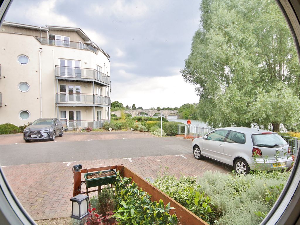 Bridge Wharf, Chertsey, Surrey KT16  