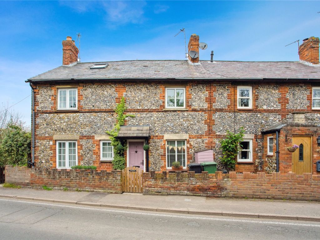2 bed terraced house for sale in Crowell Road, Kingston Blount, Chinnor