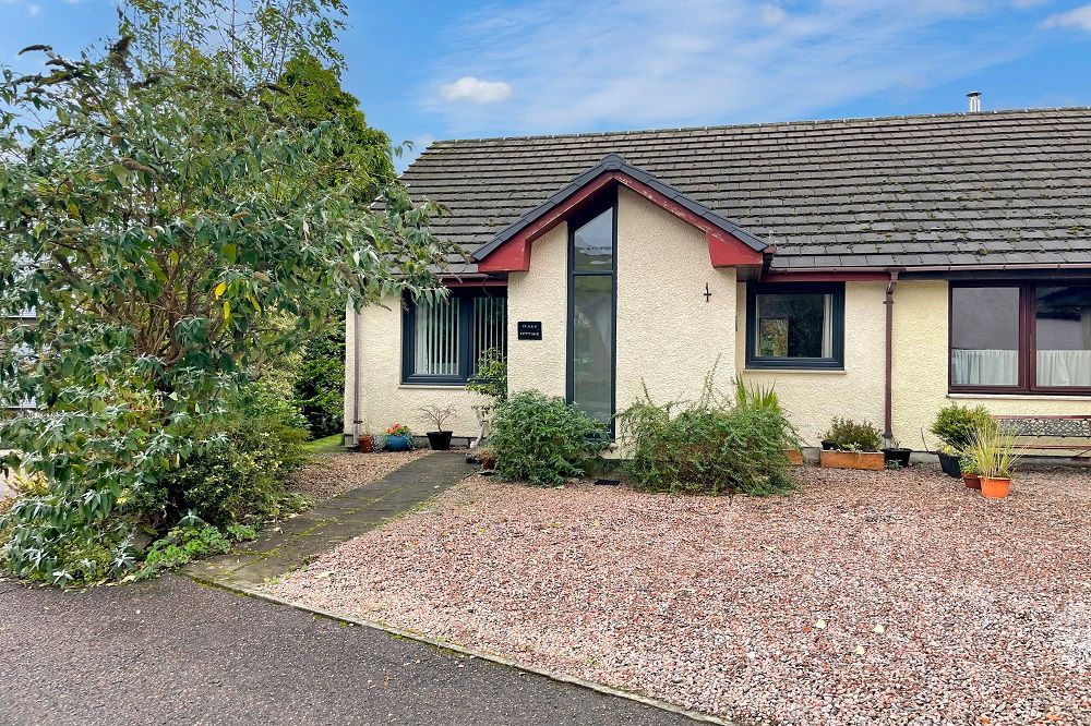 2 bed end terrace house for sale in 1 Laroch Court, Laroch Beag