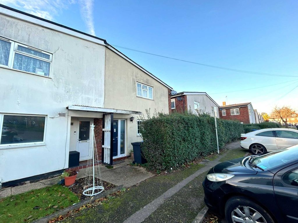 3 bed semidetached house for sale in Ferndells, Hatfield AL10, £