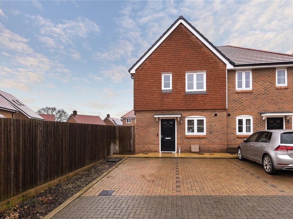3 bed semidetached house for sale in Hill Close, Edenbridge, Kent TN8