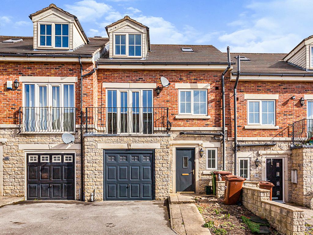 4 bed terraced house to rent in Meadowfield Rise, Stanley, Wakefield