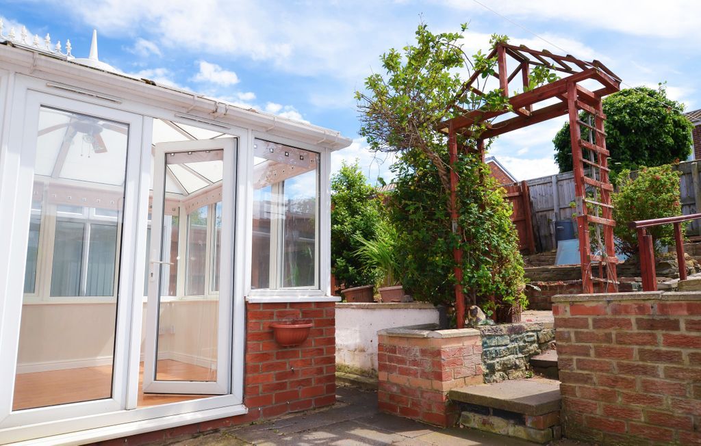 3 bed semidetached house for sale in Wetherell Close, MarskeByThe