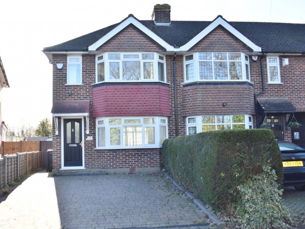 2 bed detached house to rent in Skylark Road, Denham, Buckinghamshire UB9, £1,750 pcm Zoopla