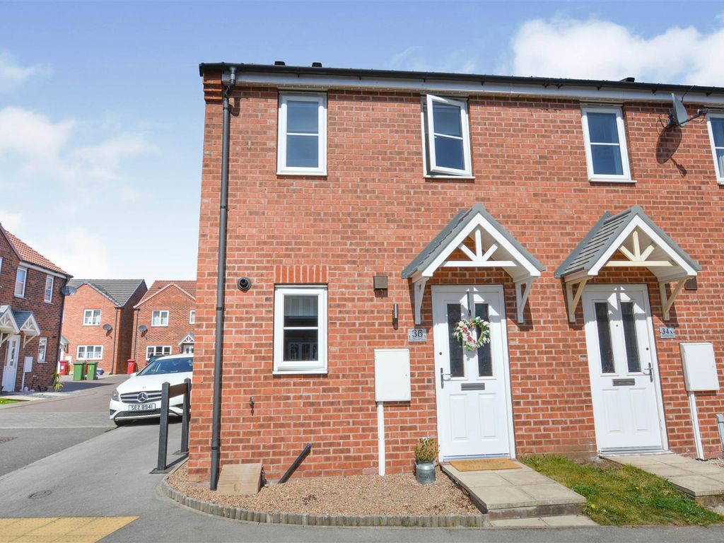 2 bed semidetached house to rent in Kingfisher Way, Scunthorpe DN16