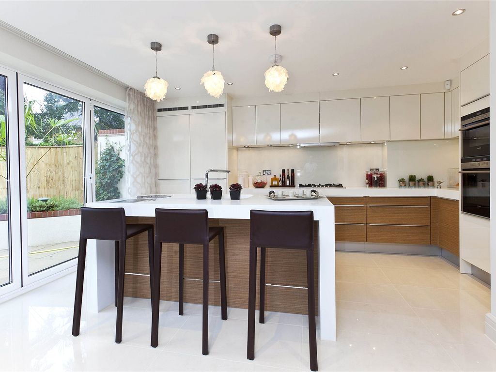 Warrenhurst Gardens Weybridge Surrey KT13  