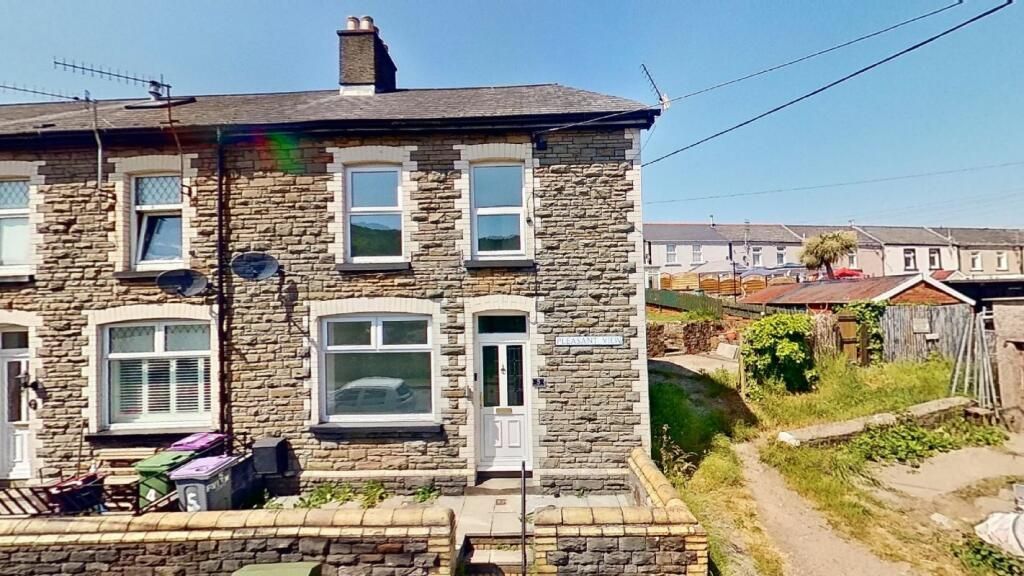 2 bed terraced house to rent in Pleasant View, Hanbury Road