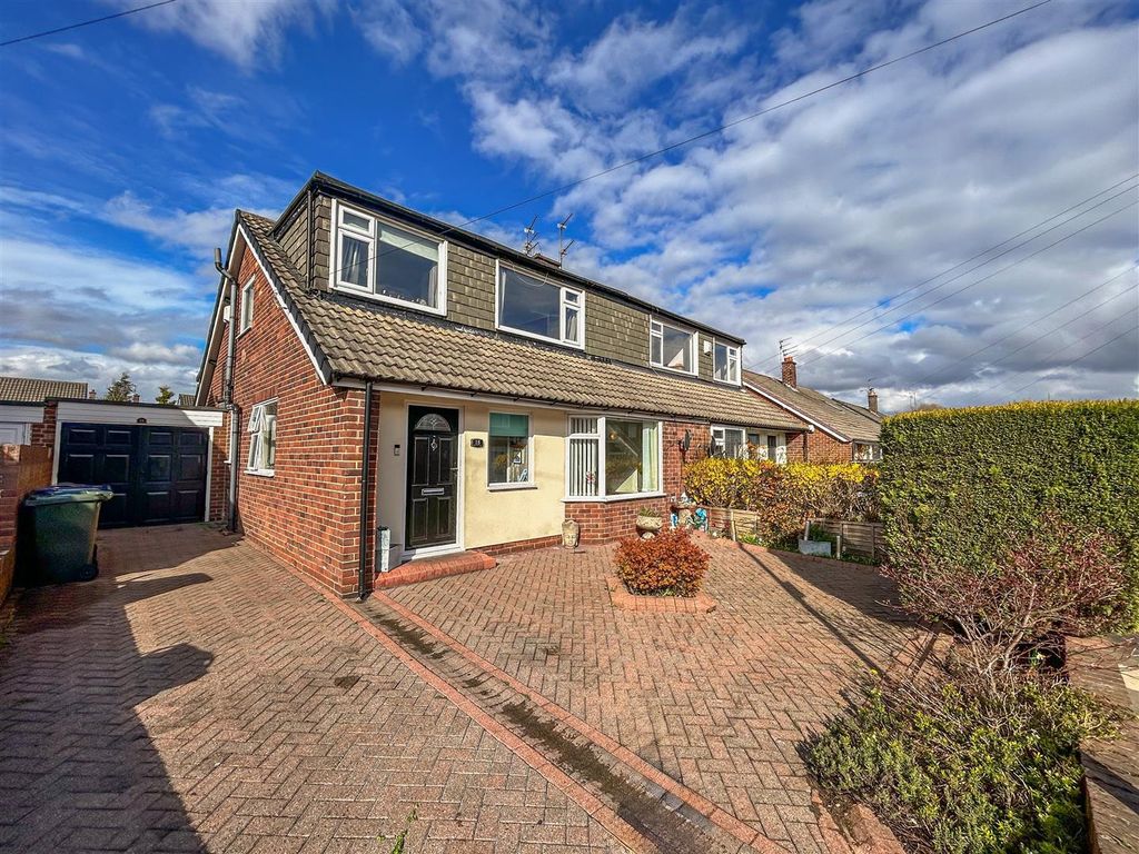 3 bed semidetached bungalow for sale in Whitton Way, Gosforth, Newcastle Upon Tyne NE3, £