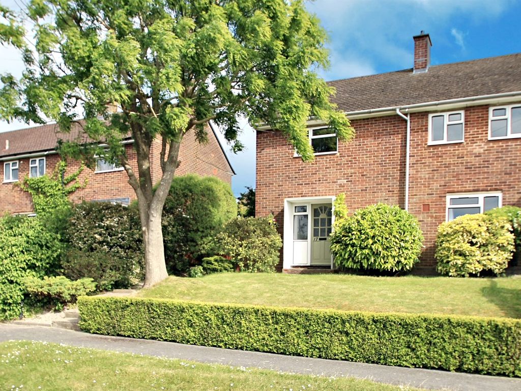 3 bed end terrace house for sale in Hampden Road, Wendover, Aylesbury