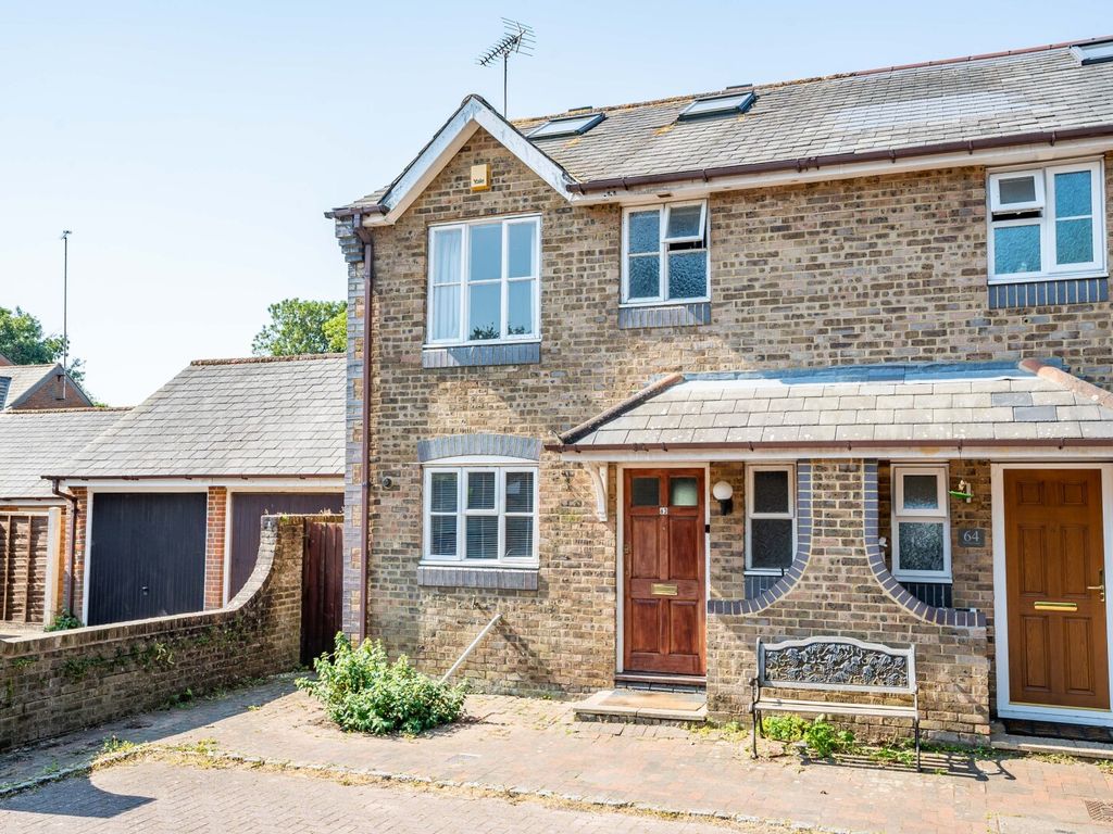 3 bed end terrace house for sale in De Tany Court, St. Albans