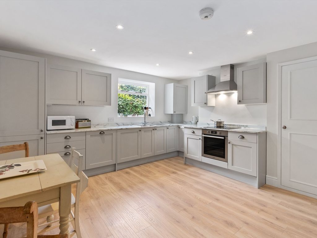 Askew Road, Askew Village, Shepherd's Bush W12  