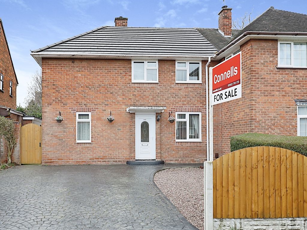 3 bed semidetached house for sale in Waterhead Drive, Underhill, Wolverhampton WV10 Zoopla