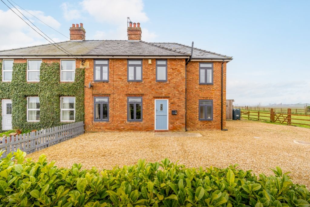 4 bed semidetached house for sale in Lincoln Lane, Holbeach, Spalding
