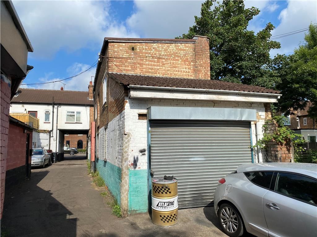 Commercial property to let in 422B St. Albans Road, Watford