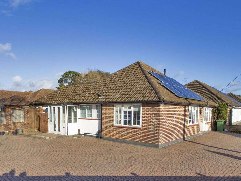 3 bed detached bungalow for sale in Edward Road, Biggin Hill, Westerham