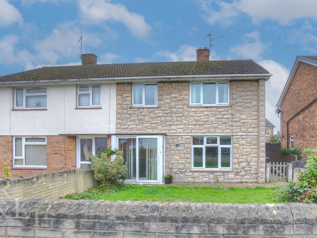 3 bed semidetached house for sale in Rivermead, Cotgrave, Nottingham