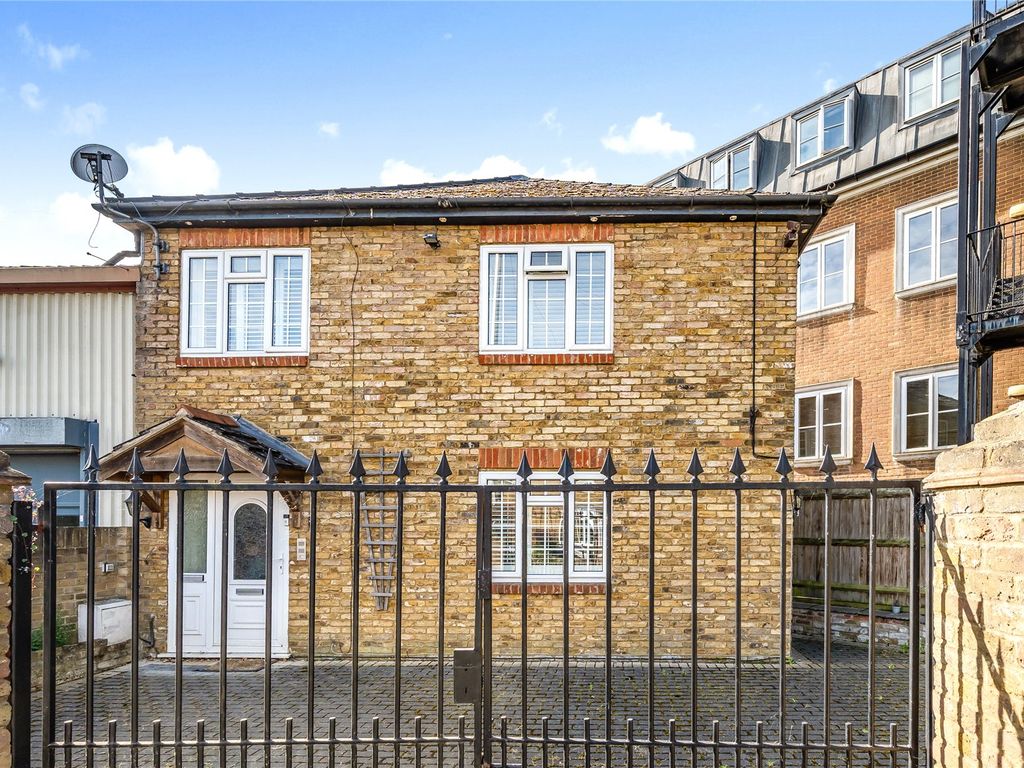 2 bed end terrace house for sale in Thayers Farm Road, Beckenham BR3