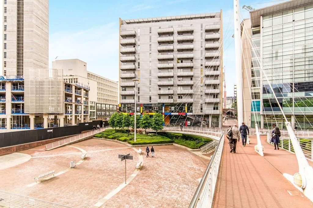 2 bed flat to rent in Dearmans Place, Salford M3 Zoopla