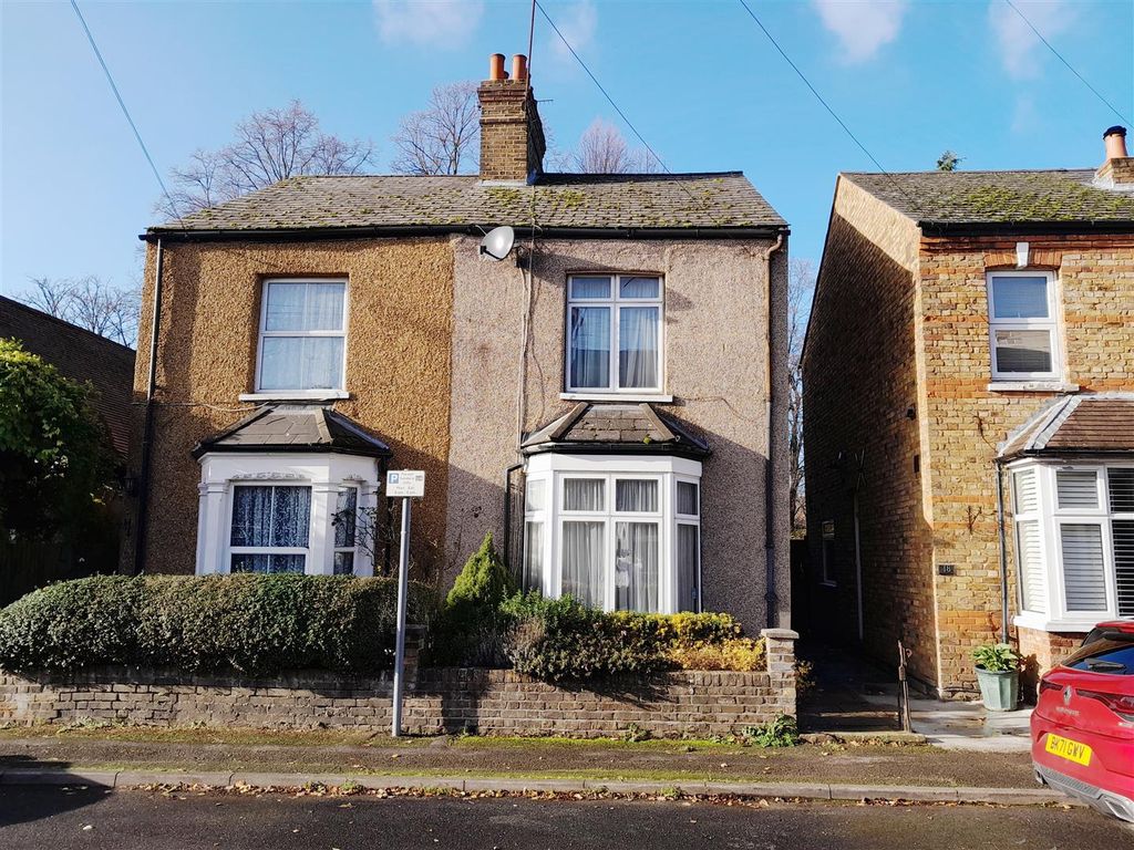 Victoria Road, Uxbridge UB8  