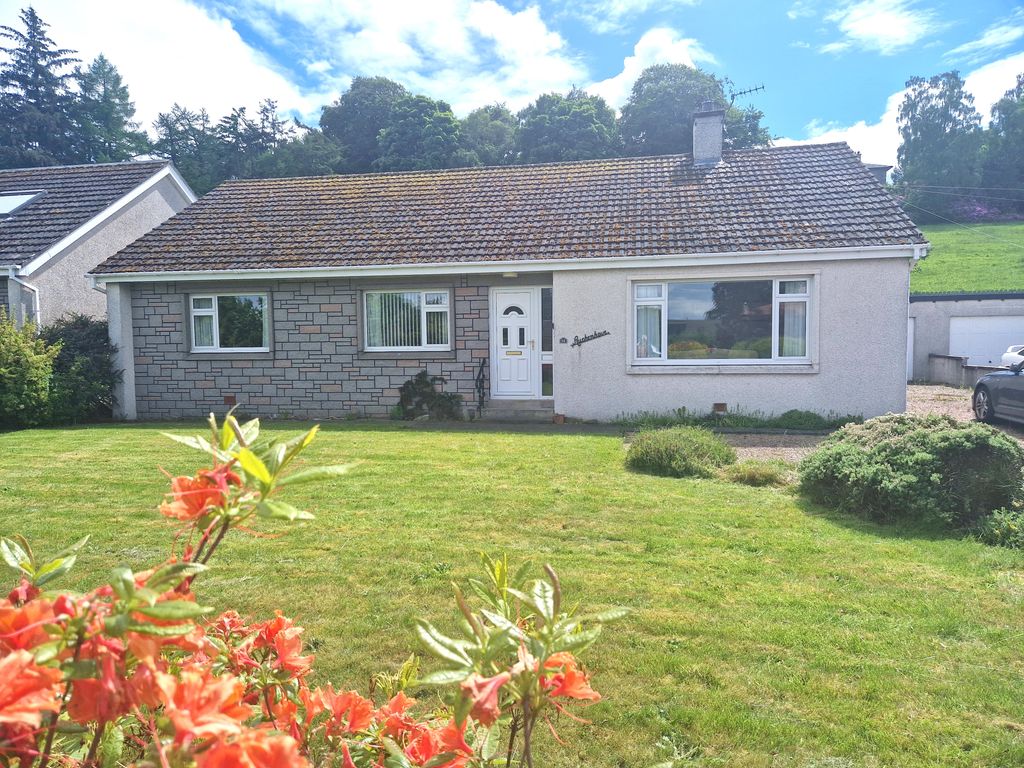 3 bed bungalow for sale in Drumduan Road, Forres IV36, £280,000 Zoopla
