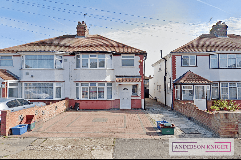 4 bed semidetached house for sale in Cardington Square, Hounslow TW4