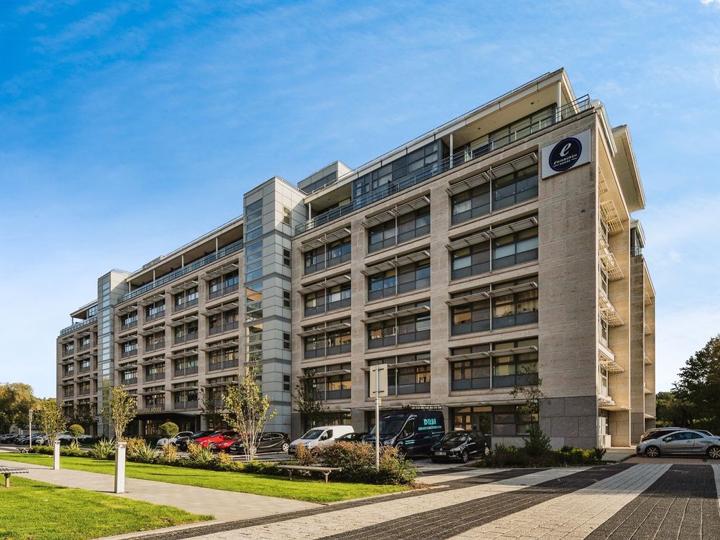 2 bed flat for sale in Edinburgh Gate, Harlow CM20, £235,000 Zoopla
