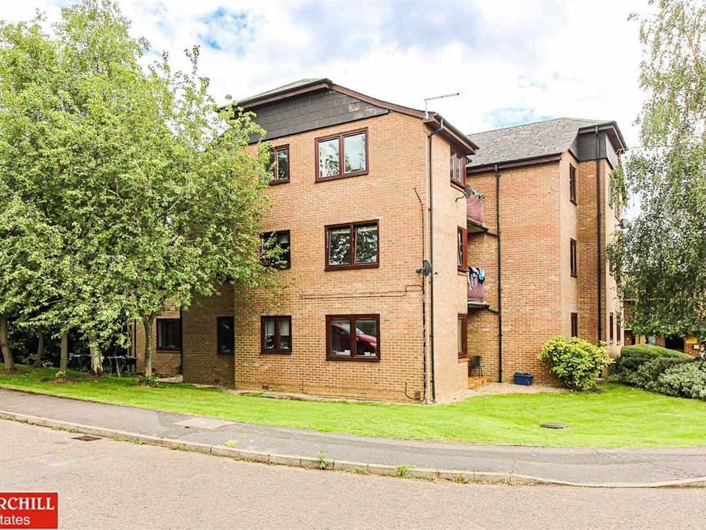 2 bed flat to rent in Cedar Close, Buckhurst Hill IG9 Zoopla