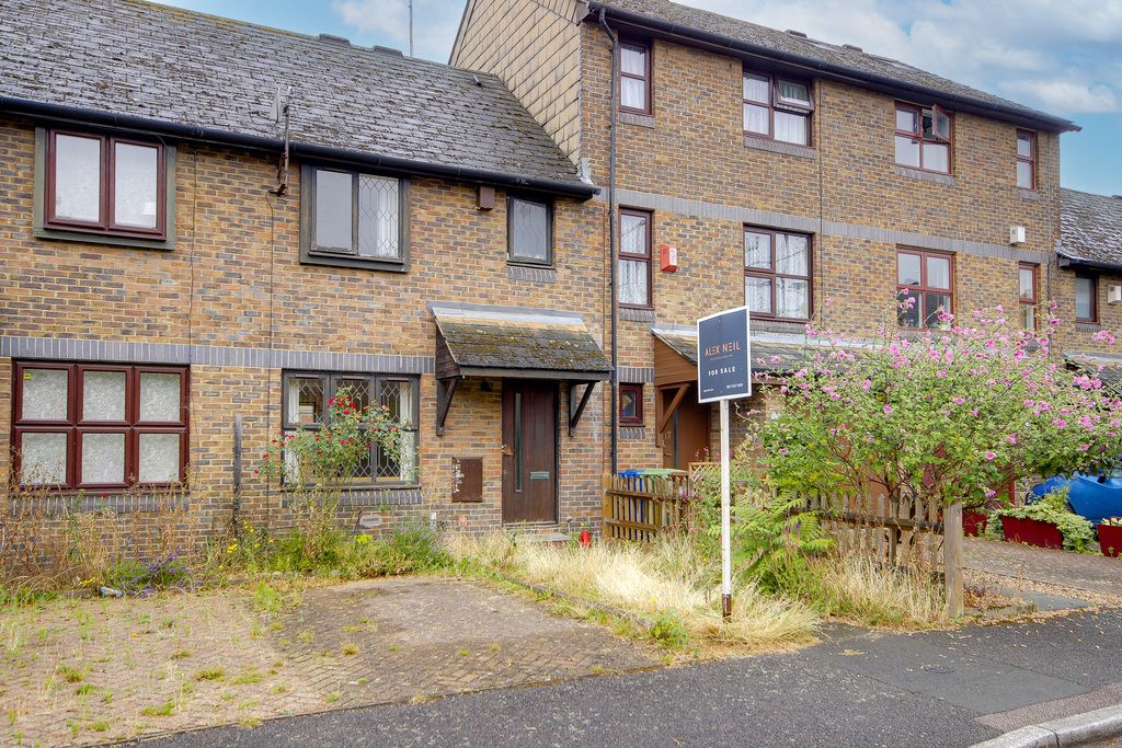 3 bed terraced house for sale in Kinburn Street, London SE16, £599,999