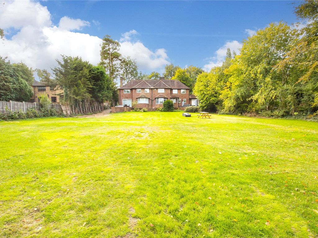 5 bed detached house for sale in The Warren, Radlett, Hertfordshire WD7