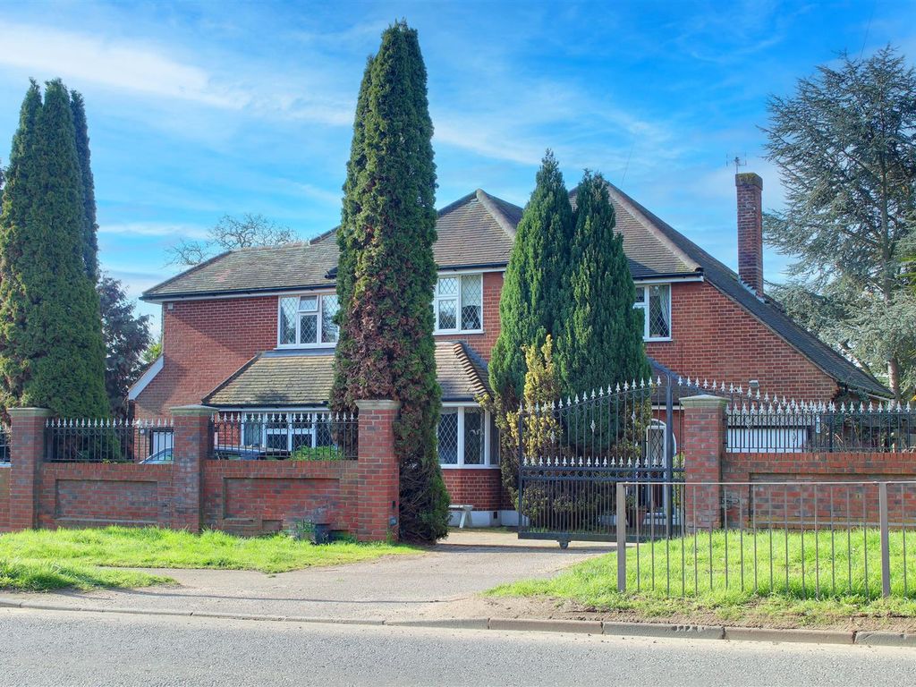 5 bed detached house for sale in Goffs Lane, Goffs Oak, Waltham Cross